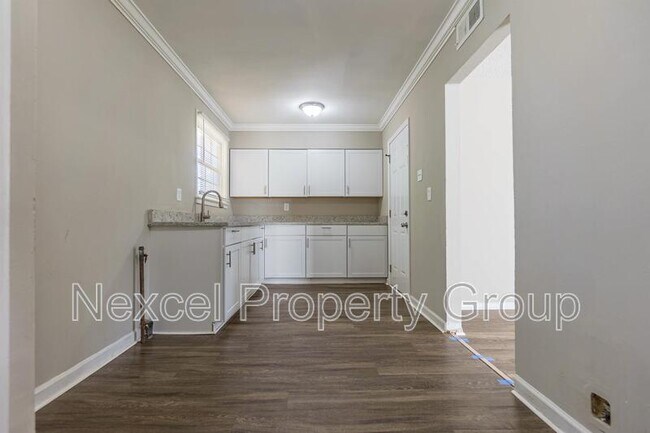 Building Photo - 1024 Mendenhall Cove