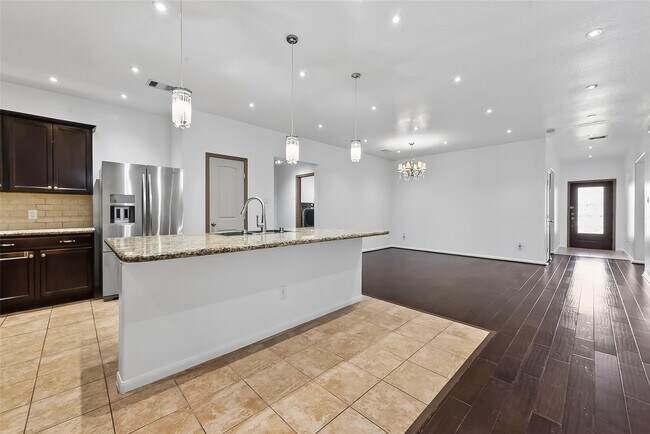 Building Photo - 9322 Limestone Ranch Ln