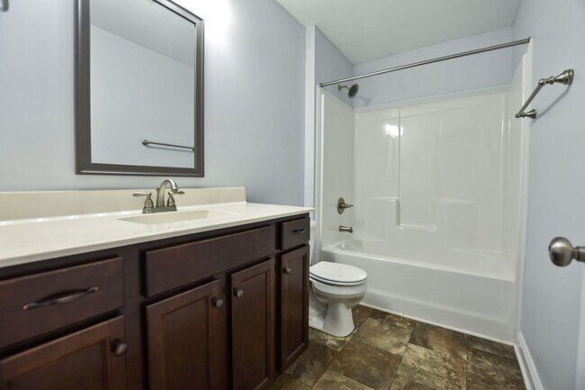 Building Photo - Pet Friendly Four Bedroom!