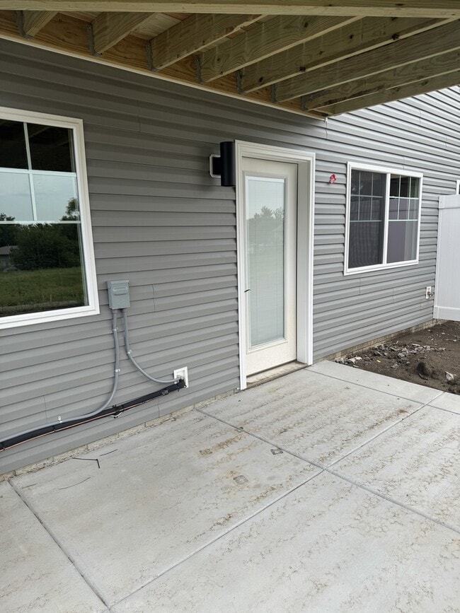 Building Photo - 5745 Holmstrom Ct