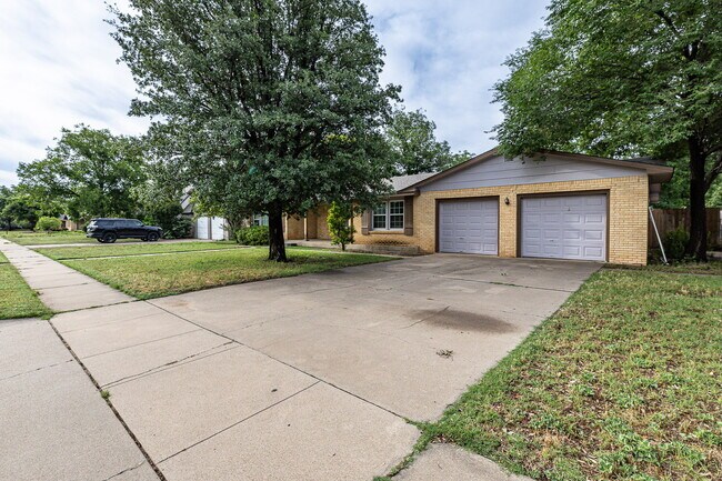 Building Photo - Large 3 bedroom in Tech Terrace