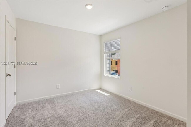 Building Photo - 2571 Grey Hawk Dr