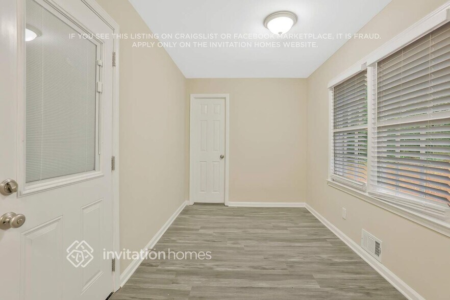 Building Photo - 6255 David Ln SW