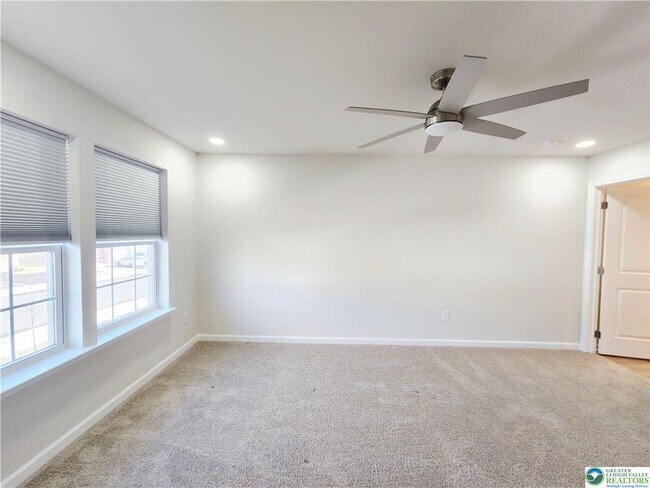 Building Photo - 1182 Susan Cir