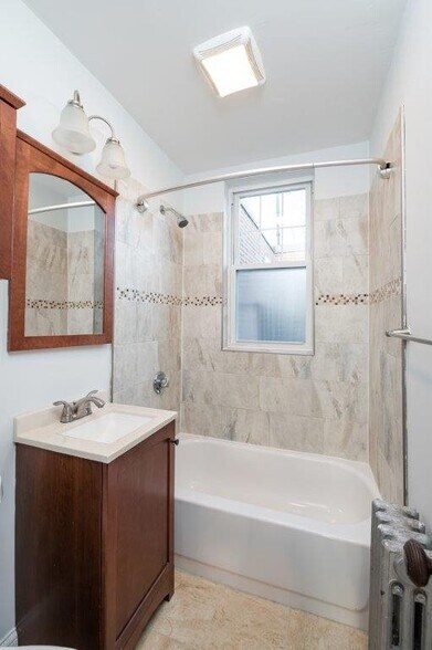Primary Photo - 247 Chestnut Hill Ave
