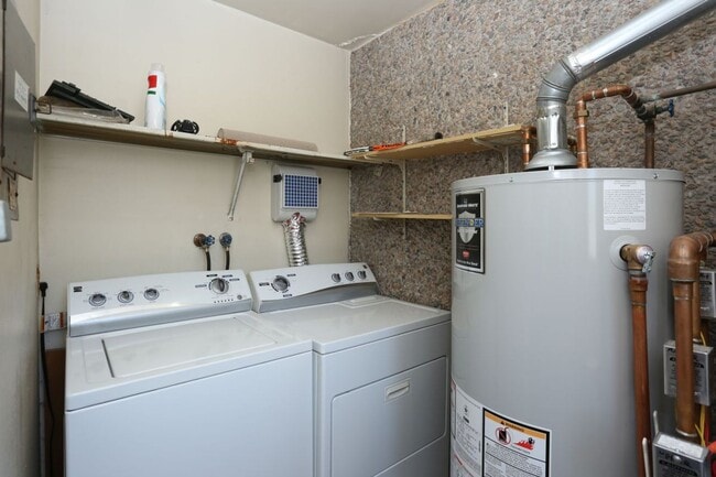 Building Photo - Walk to Main St and Gondola! Furnished! In unit sauna and amenities! Flexible lease terms!