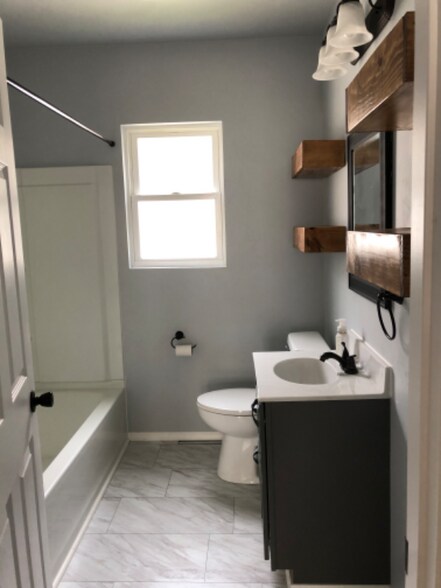 Building Photo - 90 Lincoln Ave