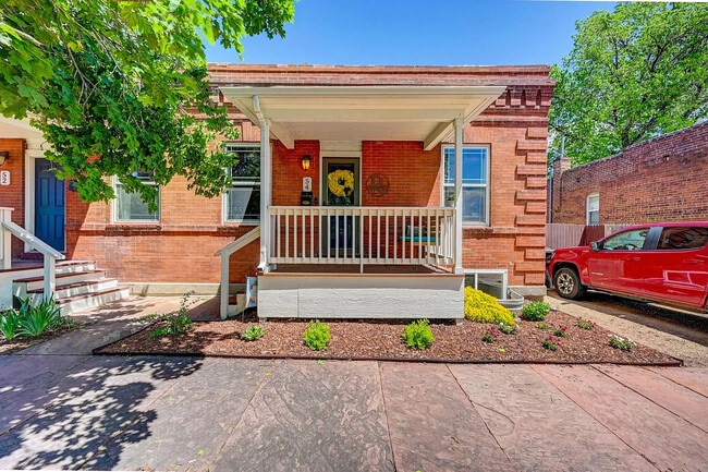 Building Photo - 54 Elati St
