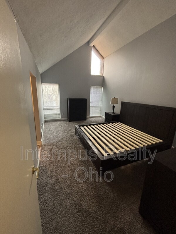 Building Photo - 4994 Wintersong Ln