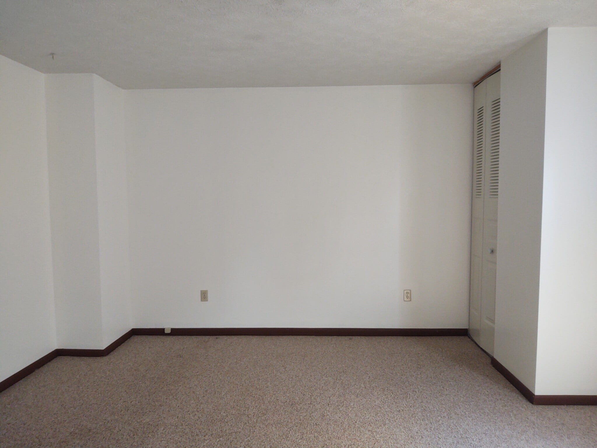 Bedroom - 513 W Chocolate Ave