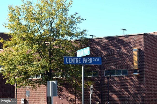 Building Photo - 12937 Centre Park Cir