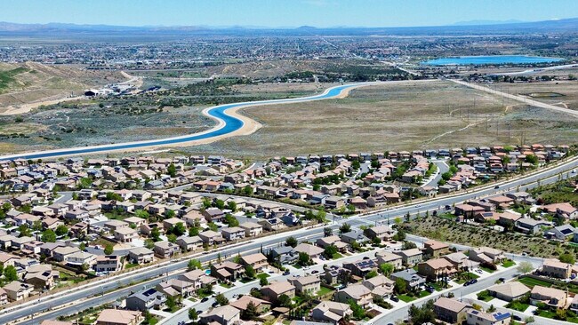 Building Photo - 2306 Cornflower Way