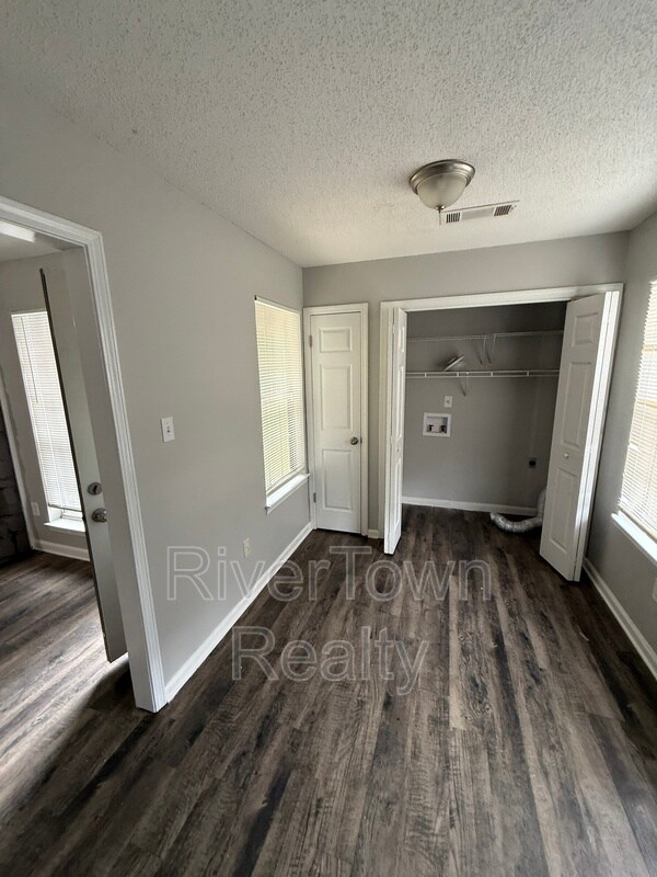 Building Photo - 4625 Crestfield Rd