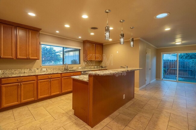 Building Photo - 1056 Cameron Way