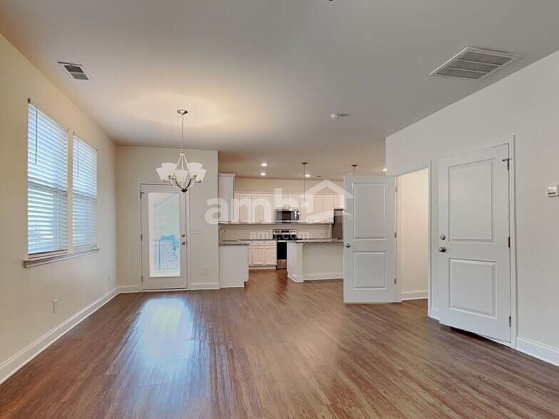 Building Photo - 119 Everett Park Dr