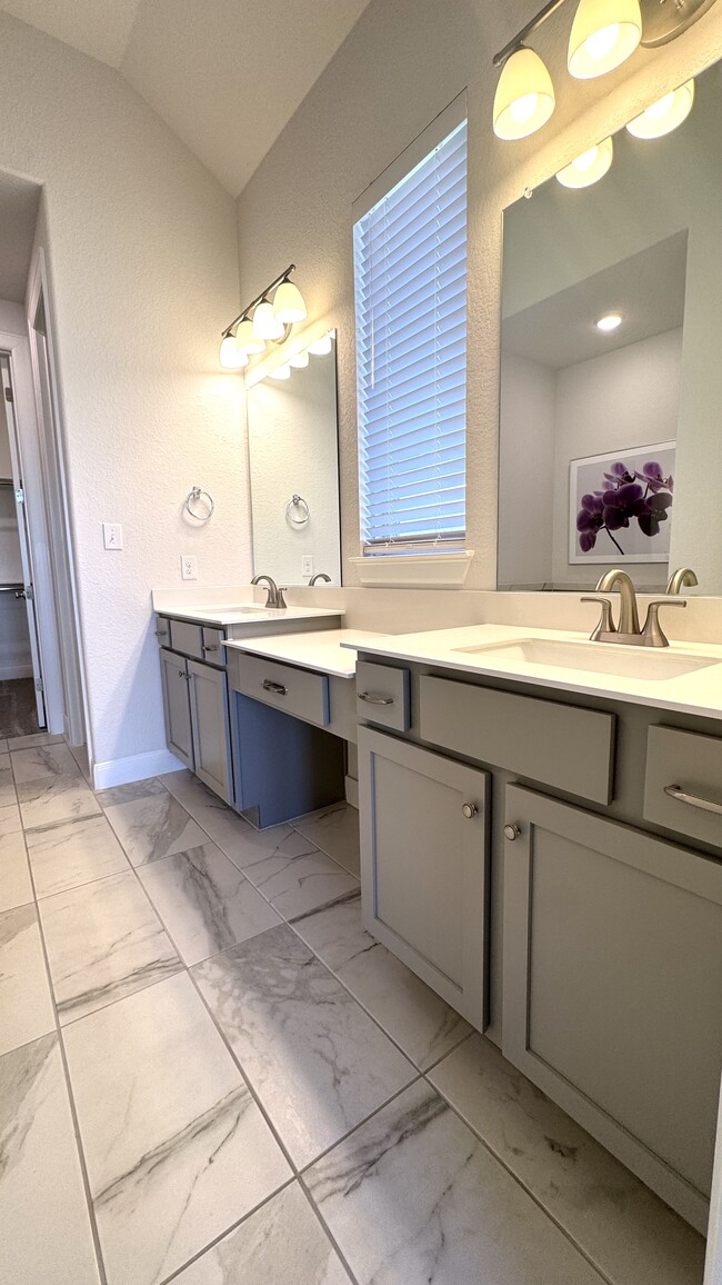 Building Photo - 6713 Brindisi Pl