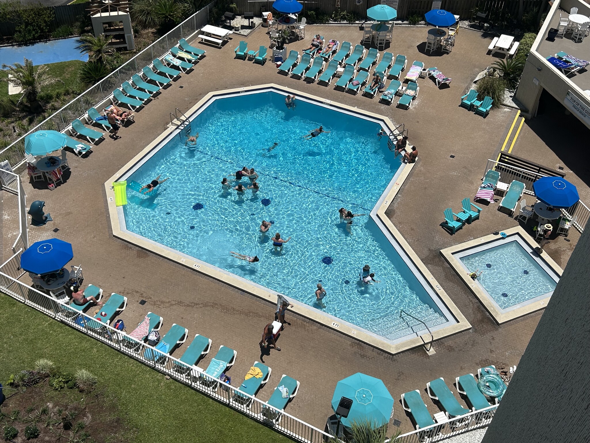 Community Pool - 8817 S Thomas Dr