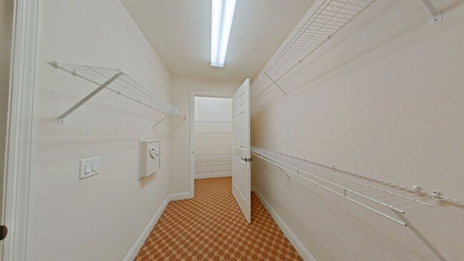 Building Photo - Unique Luxury 3/2 Condo in Reunion