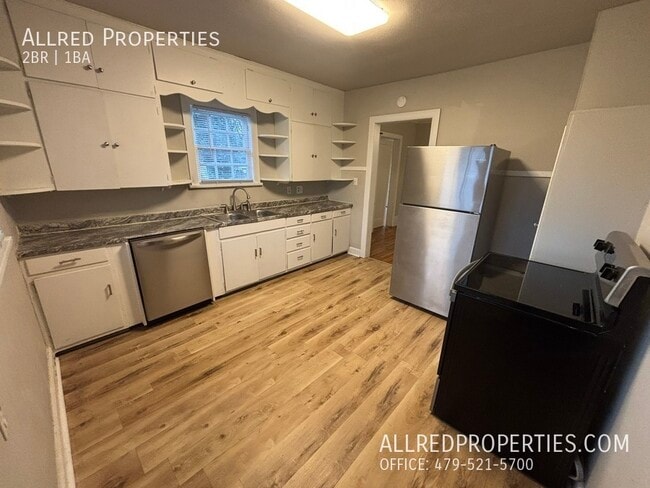 Building Photo - 129 Boles St