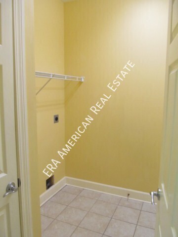 Building Photo - 26 Village Ln