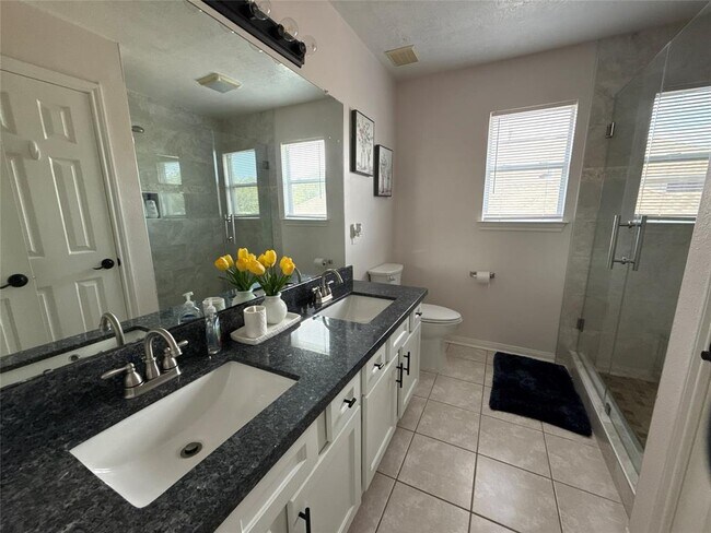 Building Photo - 7819 Blue Stream Ct