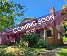 Building Photo - 3 Bedroom with Large Master Suite Upstairs...