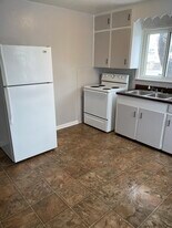 Building Photo - 814 Alder St