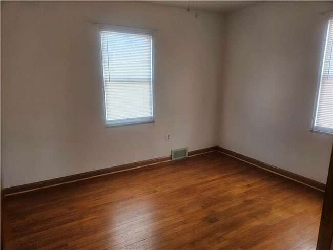Building Photo - 2448 Mill St