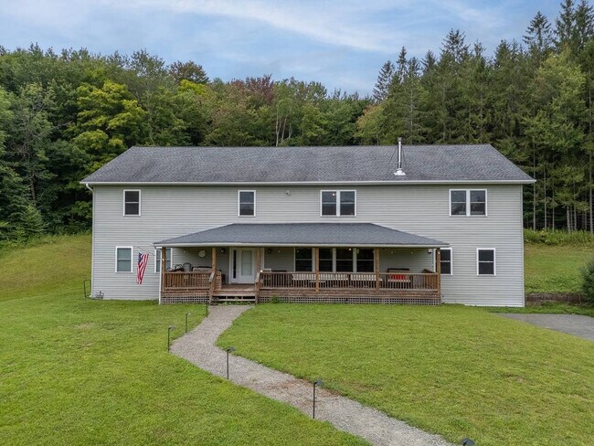 Building Photo - 1724 Calhoun Hill Rd