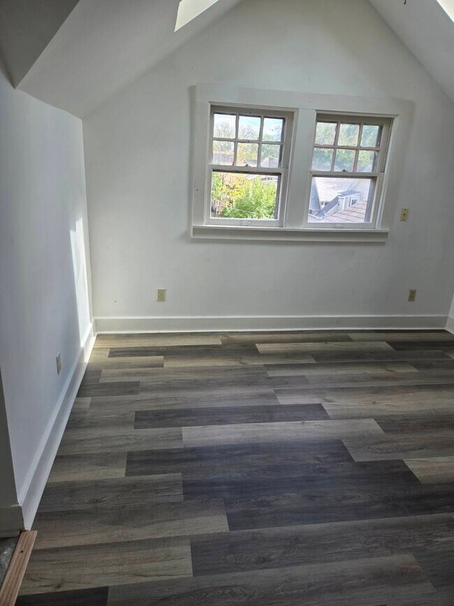 Building Photo - 3746 W 39th St