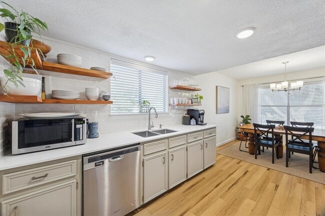 Building Photo - 1712 Hamilton St