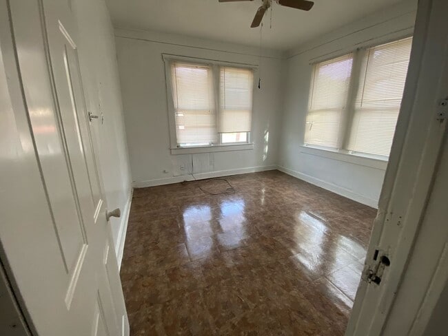 Building Photo - Home For Rent