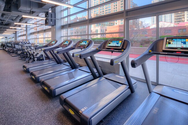 Building Photo - 530 N State St