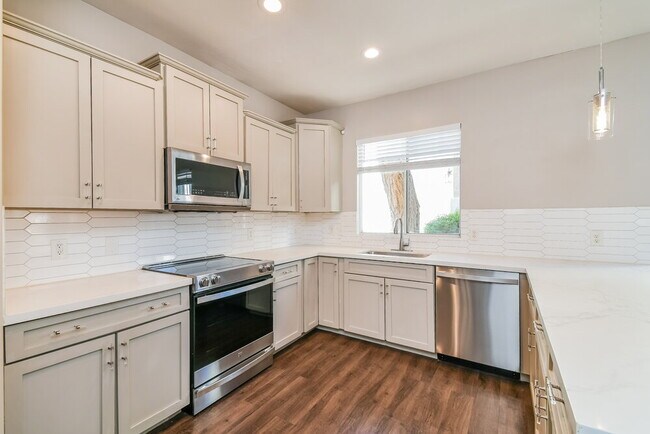 Building Photo - 1469 S Hawk Ln