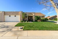 Building Photo - Large 2 Bed & 2 Bath Home Ready in Leisure Village