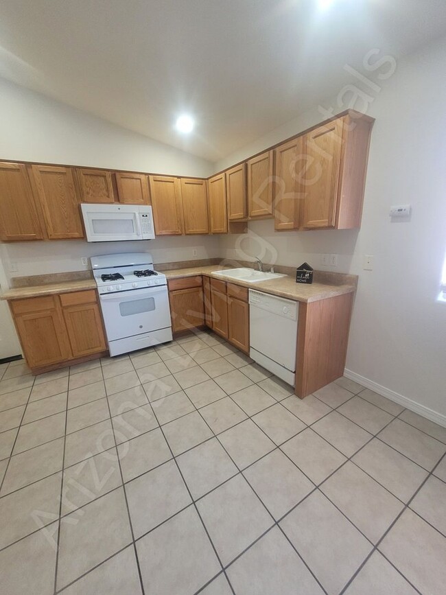 Building Photo - HUALAPAI MOUNTAIN FOOTHILLS HOME