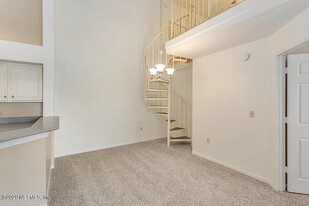 Building Photo - 300 Boardwalk Dr