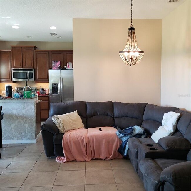 Building Photo - 2020 Leather Fern Dr