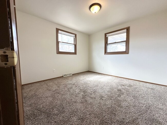 Building Photo - 2652 Sherry Ln