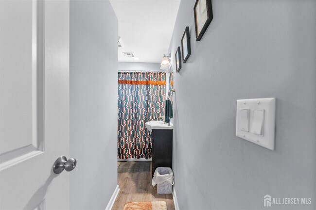 Building Photo - 816 King Georges Rd