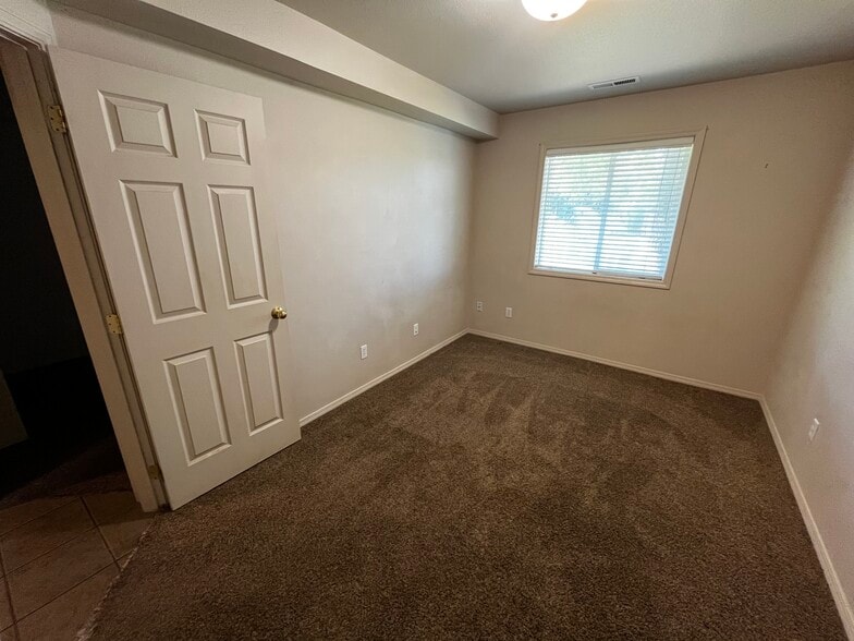 Building Photo - 2518 Valley View Ct