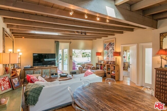 Building Photo - 1342 Miller Dr