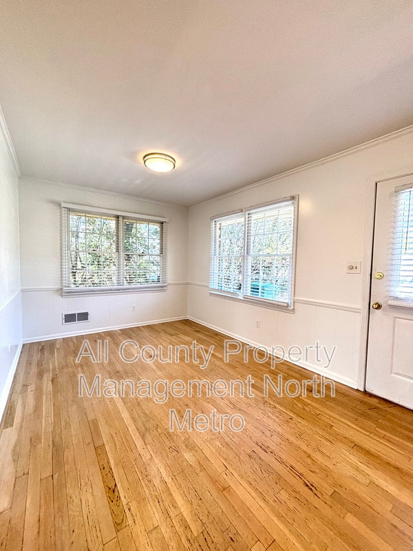 Building Photo - 1273 Becket Dr NE