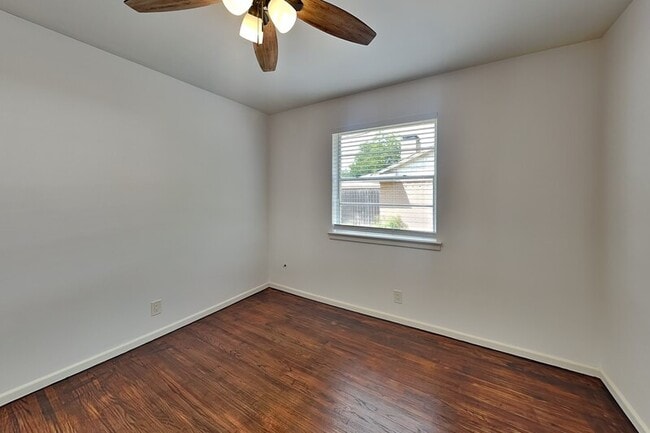 Building Photo - 11029 Watterson Dr