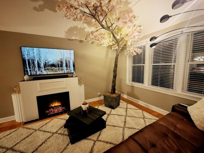 Building Photo - 7333 Amherst Ave