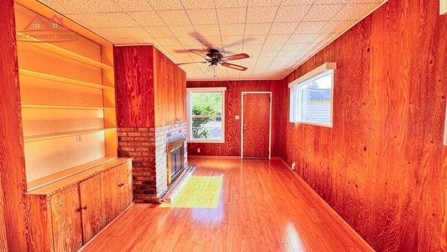 Building Photo - 1385 Ranchita Dr