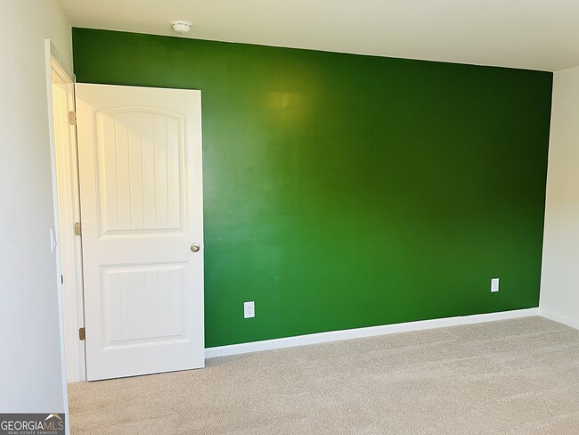 Building Photo - 910 Sly Fox Run