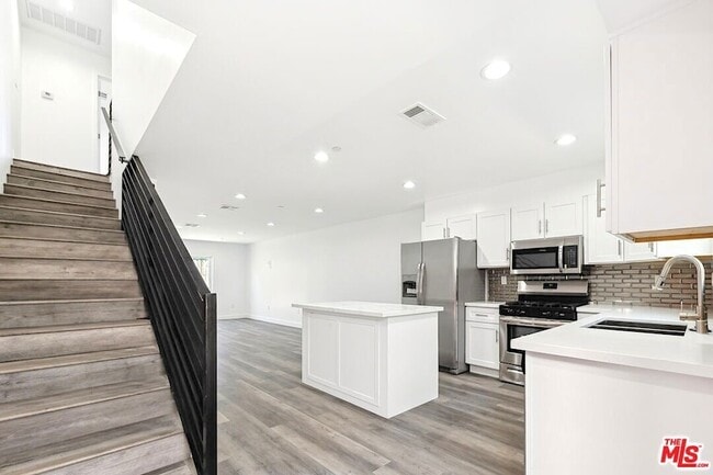 Building Photo - 17610 Sherman Way
