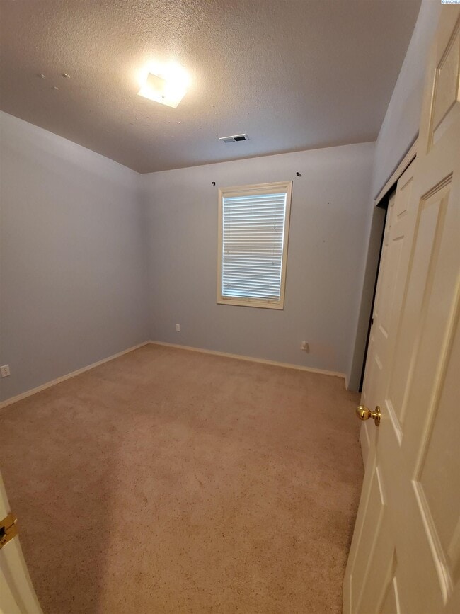 Building Photo - 5416 Mariner Ln