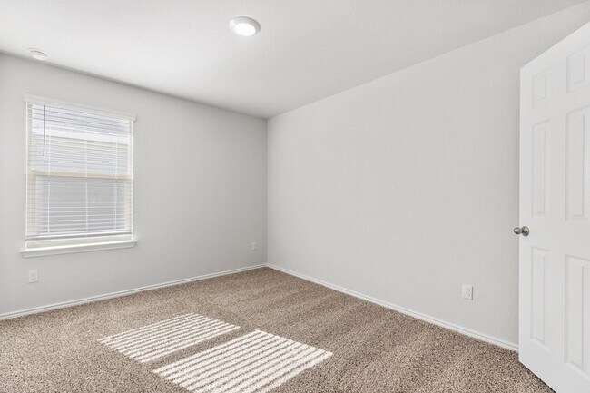Building Photo - 504 Wyatt Wy